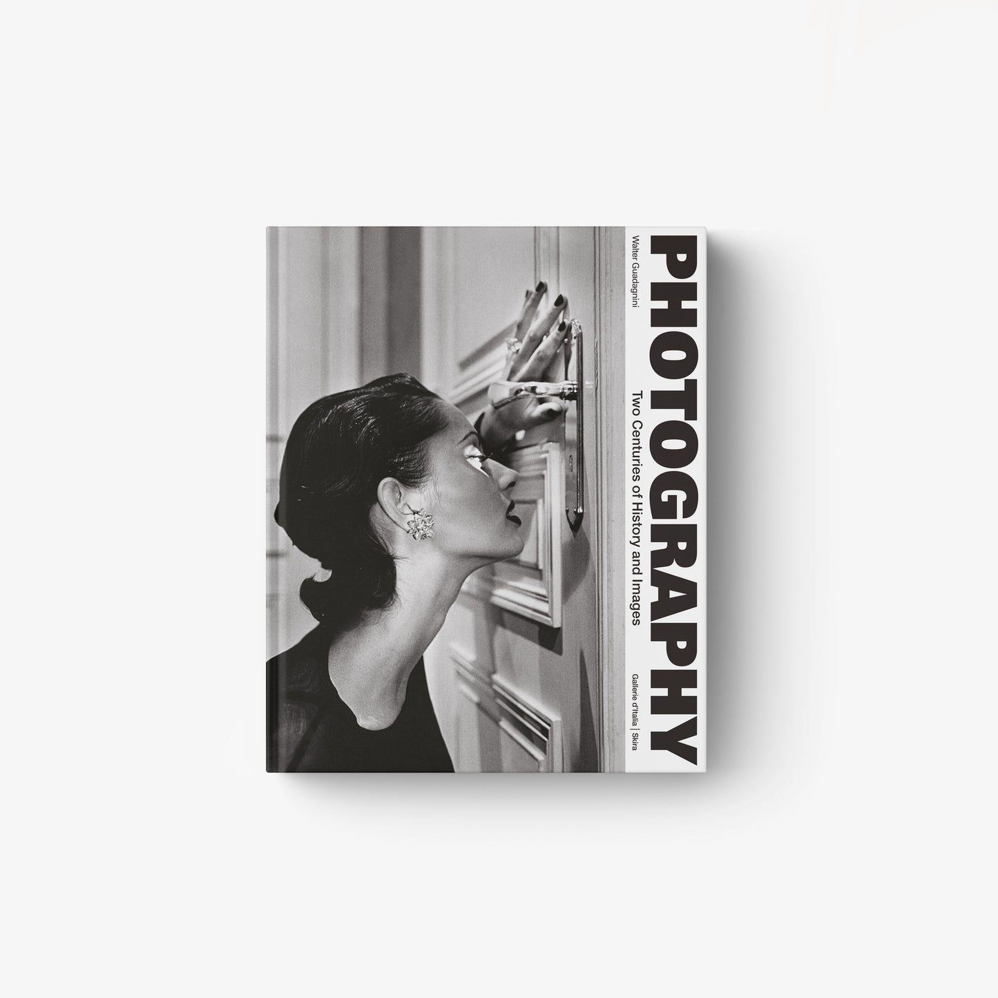Photography. Two Centuries of History and Images