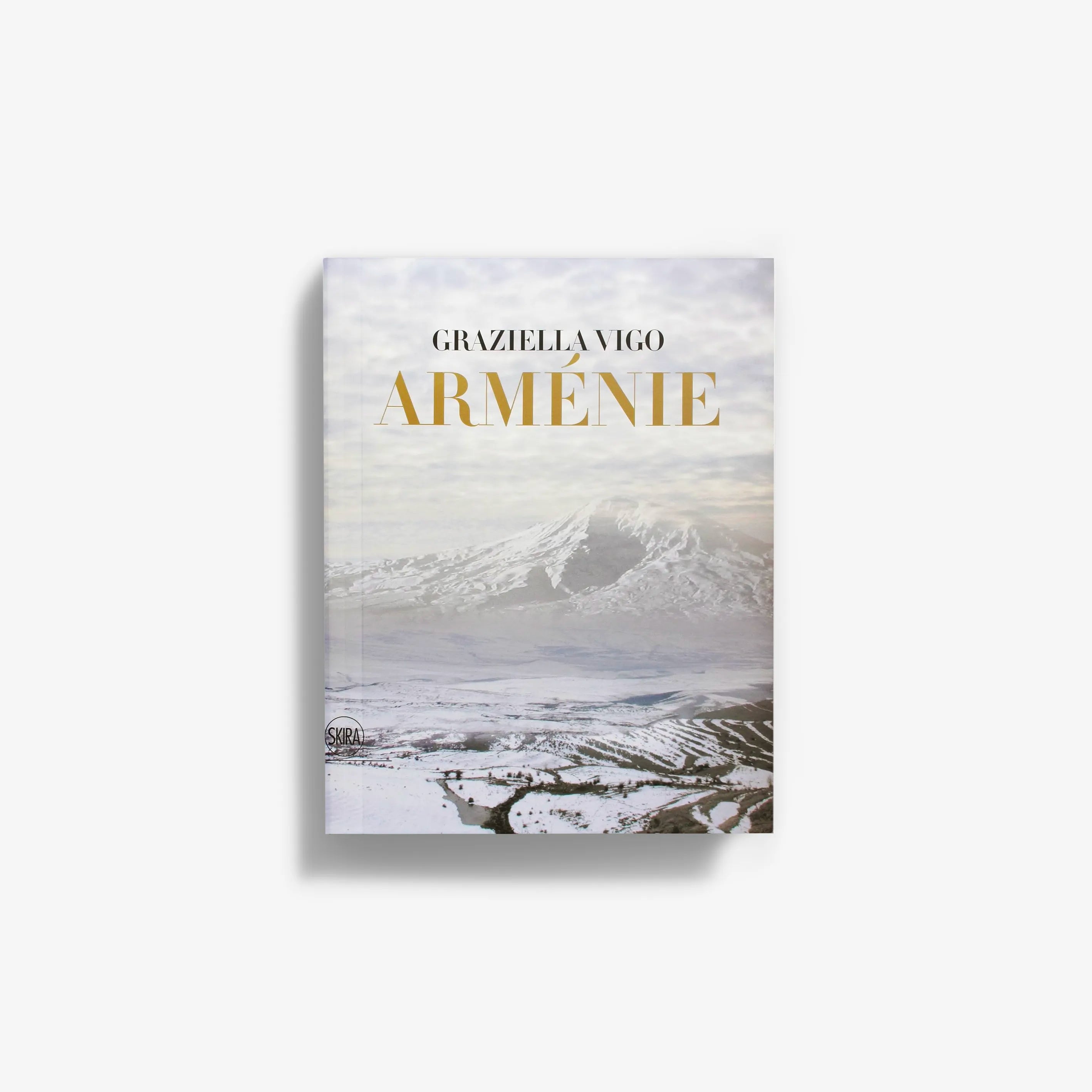 Photo album cover by Skira Arte with hardback binding, featuring mountain landscape and the text Armenie and Graziela Vico