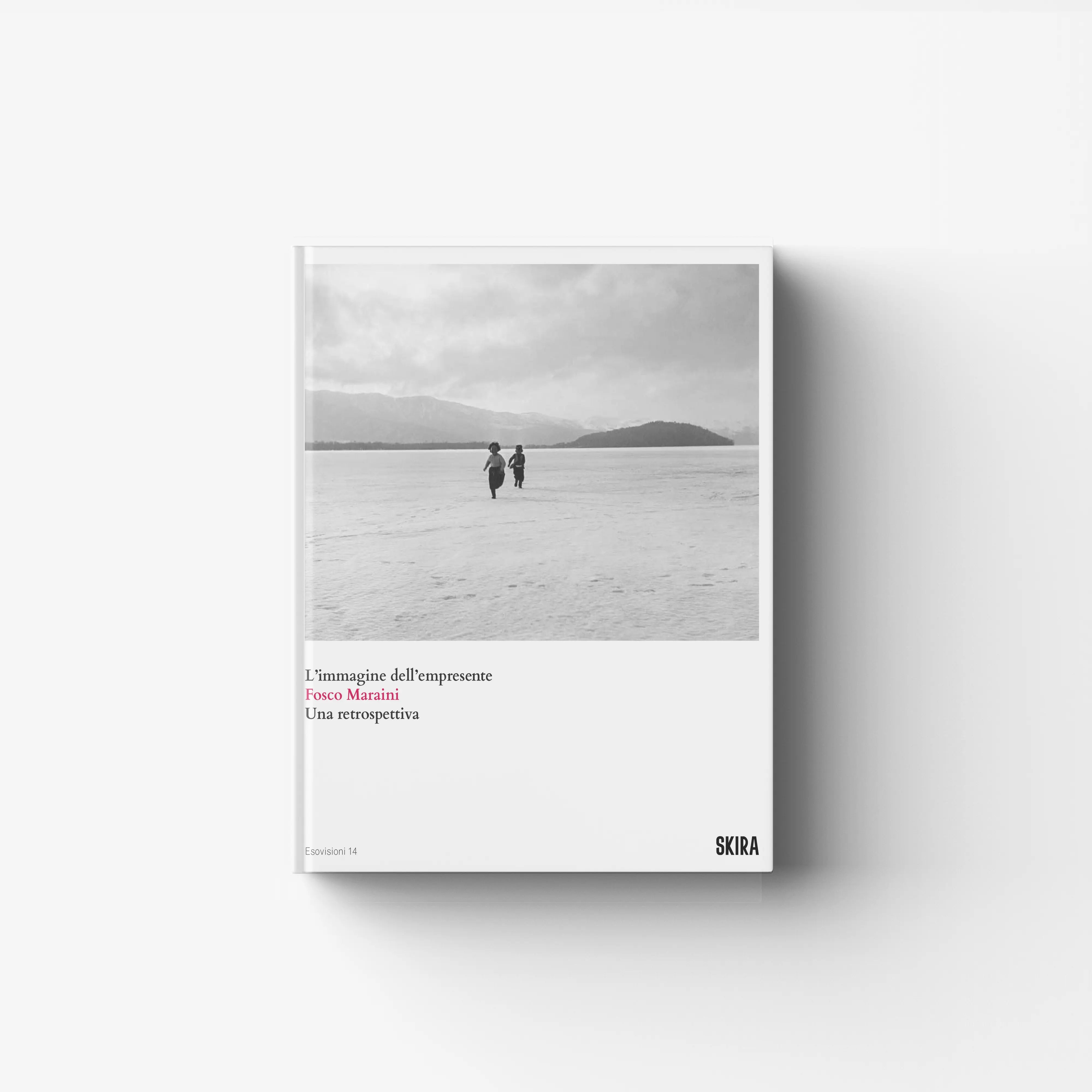 Fotobok, Skira Arte, svart and white, Fosco Maraini retrospective, 230 images, with runners on beach scene