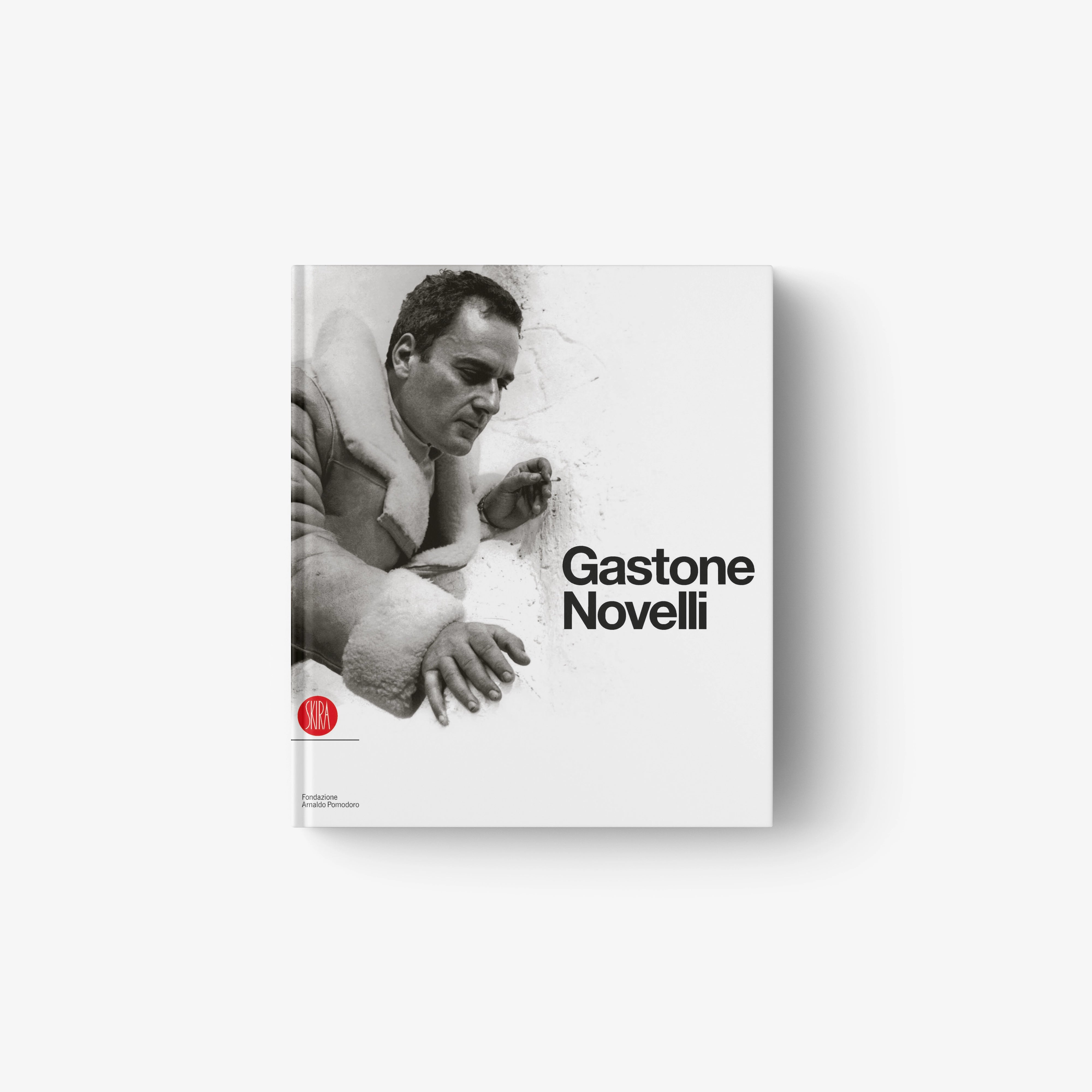 Gastone Novelli book cover with black-and-white portrait of a parent holding a baby