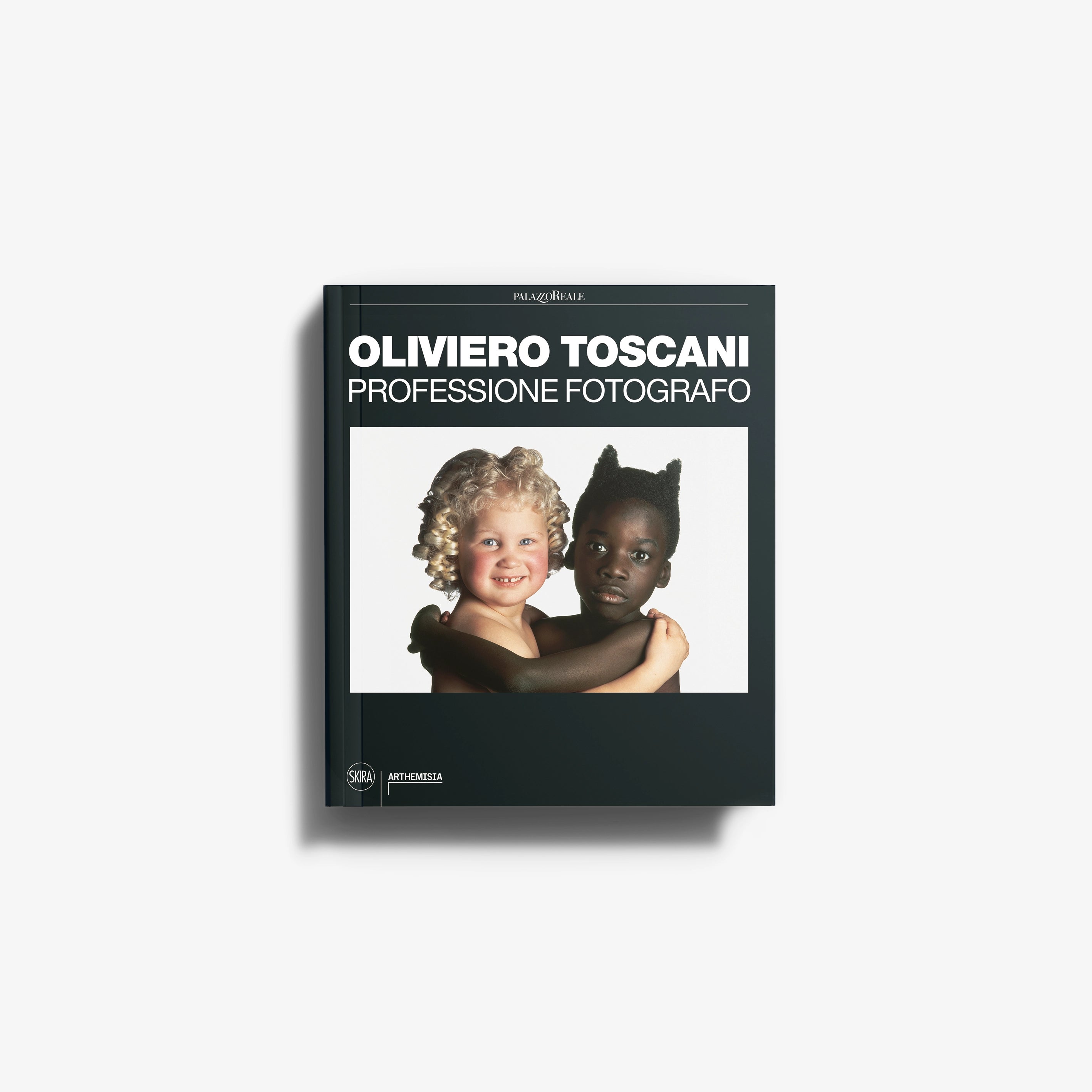 Photographic book by Skira Arte, Oliviero Toscani Professione fotografo, dark green hardback with 400 plus images